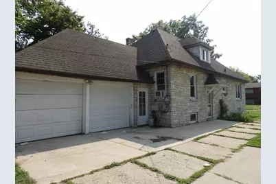 1301 Park Avenue, North Chicago, IL 60064 - Photo 1