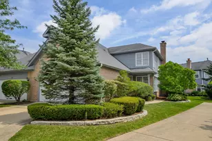 317 Lynwood Cir, Bloomingdale, IL 60108 - Photo 1