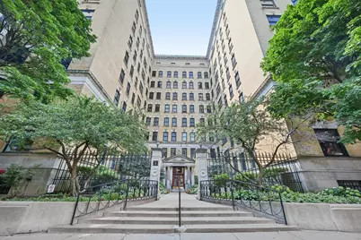 559 W Surf Street #205, Chicago, IL 60657 - Photo 1