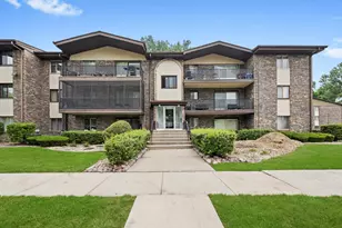 13521 Le Claire Ave, Crestwood, IL 60418 - Photo 1