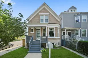 2917 N Richmond St, Chicago, IL 60618 - Photo 1