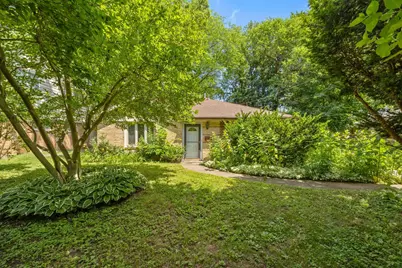 614 Riverside Drive, Libertyville, IL 60048 - Photo 1