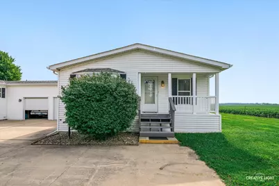 879 Meadowlark Circle #B, Sandwich, IL 60548 - Photo 1