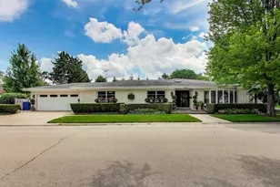 6835 N Waukesha Ave, Chicago, IL 60646 - Photo 1