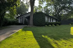 37 Sheffield Ln, Oak Brook, IL 60523 - Photo 1