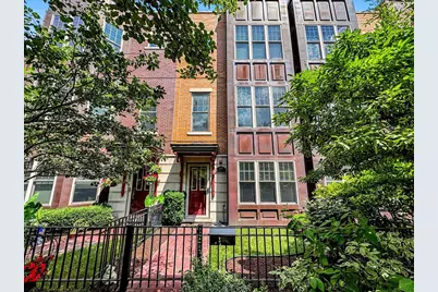 3010 W Newport Avenue, Chicago, IL 60618 - Photo 1