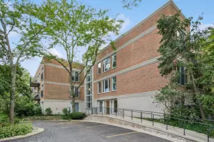 119 E Laurel Ave, Lake Forest, IL 60045 - Photo 1