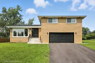 9318 S 87th Ave, Hickory Hills, IL 60457 - Photo 1