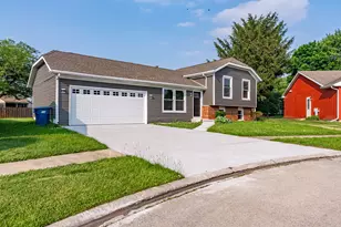 346 Princeton Ave, Bourbonnais, IL 60914 - Photo 1