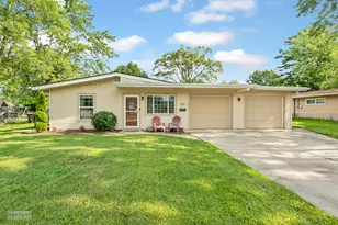 307 John St, North Aurora, IL 60542 - Photo 1