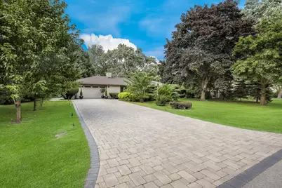 372 Longacres Lane, Palatine, IL 60067 - Photo 1