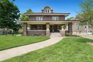 512 College Ave, Rockford, IL 61104 - Photo 1