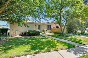 4716 W Oakwood Dr, McHenry, IL 60050 - Photo 1