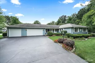 105 E Oak Knoll Dr, Hinckley, IL 60520 - Photo 1