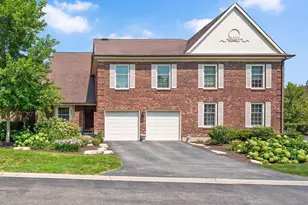 832 N Driveway Rd, Glen Ellyn, IL 60137 - Photo 1