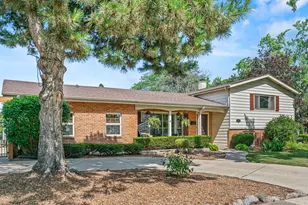 330 N Country Club Dr, Addison, IL 60101 - Photo 1