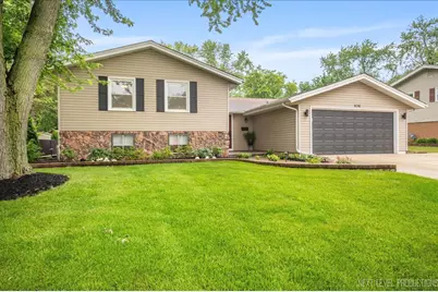 636 Cambridge Drive, Schaumburg, IL 60193 - Photo 1