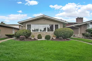 9242 S Constance Ave, Chicago, IL 60617 - Photo 1