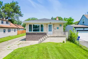 7038 W 114th Pl, Worth, IL 60482 - Photo 1