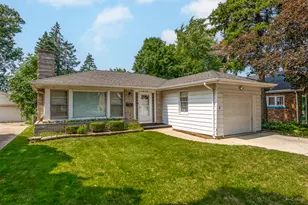 909 Manor Ct, Joliet, IL 60436 - Photo 1