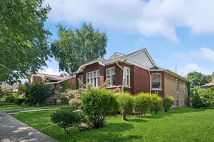 3622 N Avers Ave, Chicago, IL 60618 - Photo 1