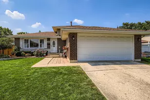 7513 Dorothy Ln, Tinley Park, IL 60477 - Photo 1