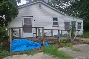 483 S 4th St, Sheldon, IL 60966 - Photo 1