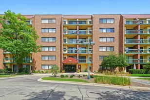 1800 Huntington Blvd, Hoffman Estates, IL 60169 - Photo 1