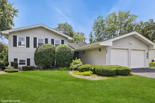 21W705 Glen Valley Dr, Glen Ellyn, IL 60137 - Photo 1