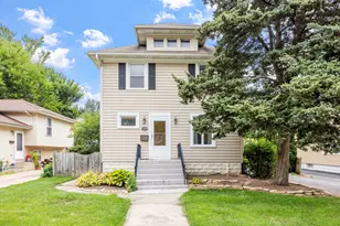 715 Wendall Ave, West Chicago, IL 60185 - Photo 1