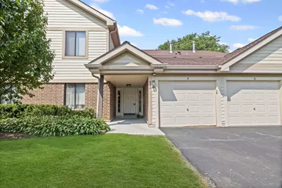 842 E Carriage Lane #7, Palatine, IL 60074 - Photo 1