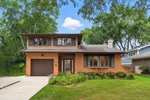 826 S Roosevelt Ave, Arlington Heights, IL 60005 - Photo 1