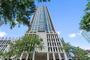 1122 N Clark St, Chicago, IL 60610 - Photo 1