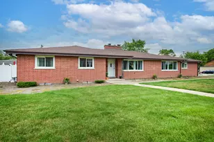 8841 Kathy Ln, Des Plaines, IL 60016 - Photo 1