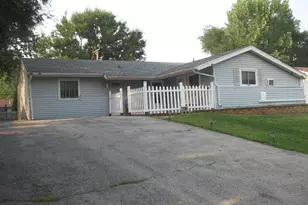 140 Fairwood Dr, Bolingbrook, IL 60440 - Photo 1