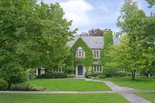 321 Leicester Rd, Kenilworth, IL 60043 - Photo 1