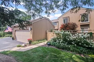 930 Oak Hill Rd, Lake Barrington, IL 60010 - Photo 1