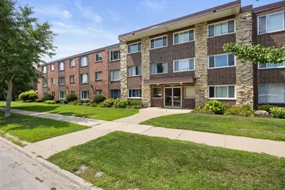 10210 Washington Avenue #305, Oak Lawn, IL 60453 - Photo 1