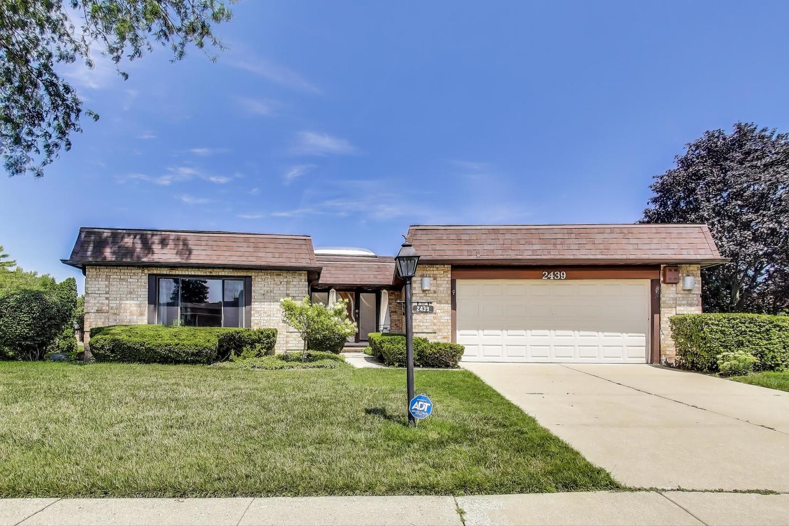 2439 Greenwood Rd, Northbrook, IL 60062 - MLS 12435601 - Coldwell Banker