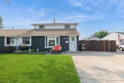 8828 S Beck Place, Hometown, IL 60456 - Photo 1