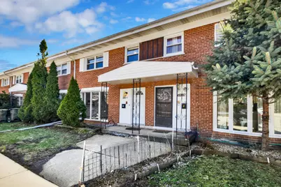 8852 Robin Drive #E, Des Plaines, IL 60016 - Photo 1