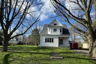 428 W Cherry St, Compton, IL 61318 - Photo 1