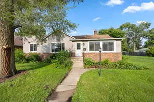 560 S Vermillion St, Coal City, IL 60416 - Photo 1