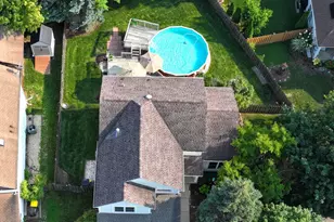 4 Farmington Ct, Lake in the Hills, IL 60156 - Photo 1