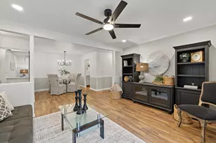 569 Somerset Ln, Crystal Lake, IL 60014 - Photo 1