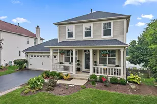 423 Horizon Dr W, Saint Charles, IL 60175 - Photo 1