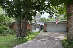 1435 Warrington Rd, Deerfield, IL 60015 - Photo 1