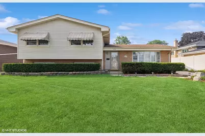 1711 W Woodland Avenue, Addison, IL 60101 - Photo 1