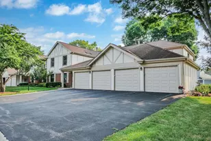 733 Elmwood Ln, Wheeling, IL 60090 - Photo 1