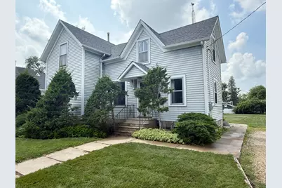 719 Park Avenue, Sycamore, IL 60178 - Photo 1